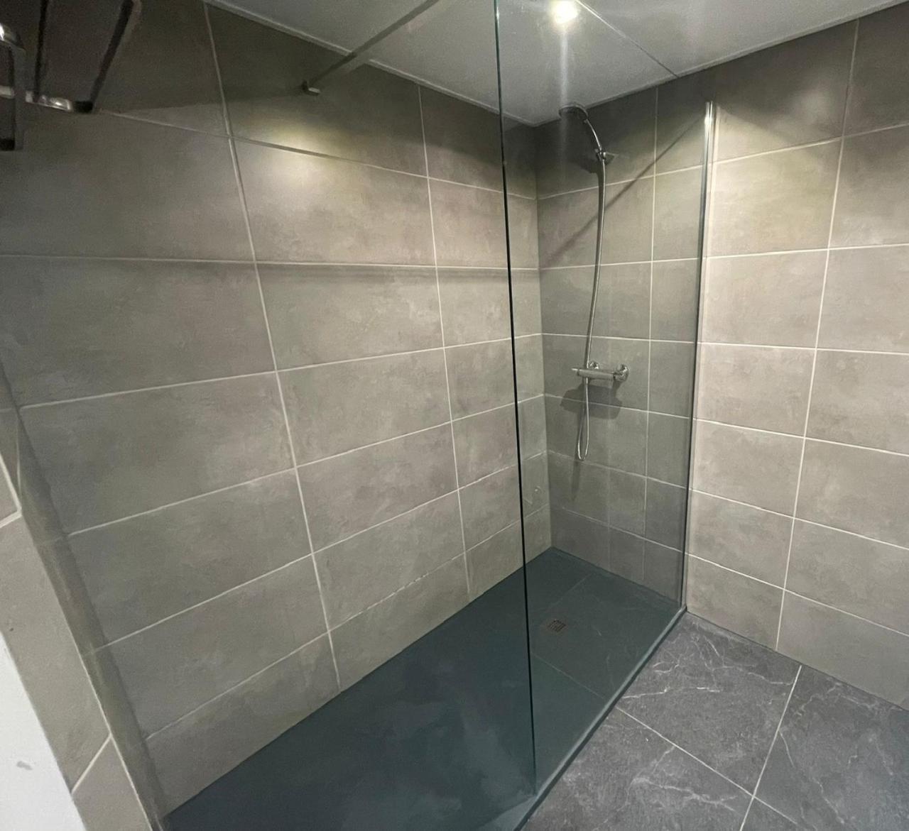 Edificio Gijon Newly Renovated Two-bedroom Apartment *